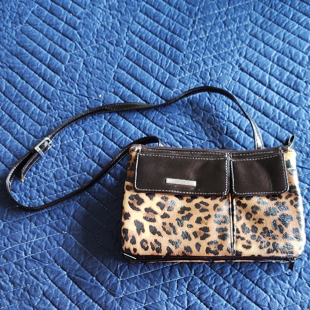 Chic Leopard Print Crossbody Bag with Black Trim